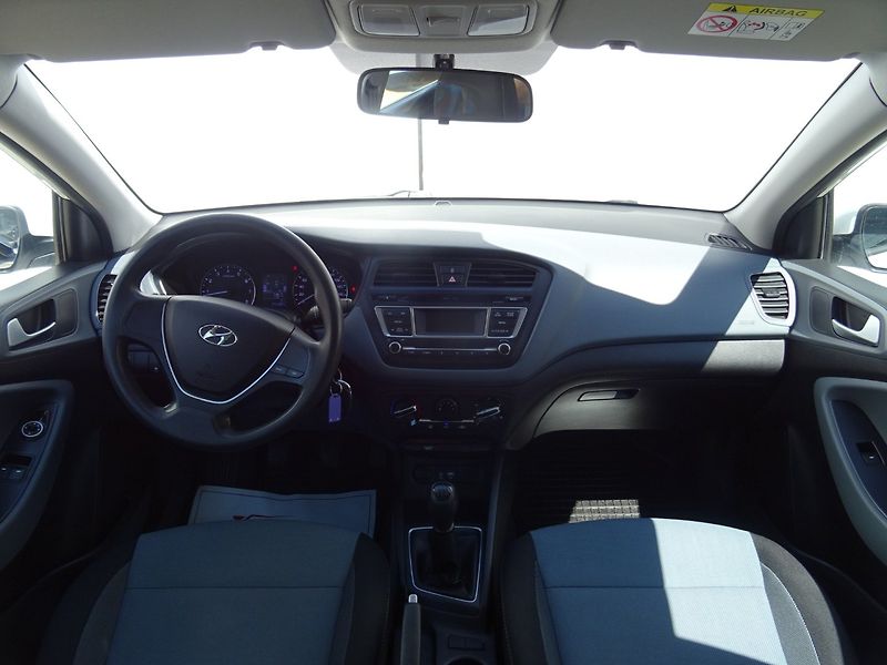 Hyundai i20 (2016) 1.2i,1majČR,klima - fotka 13 z 19