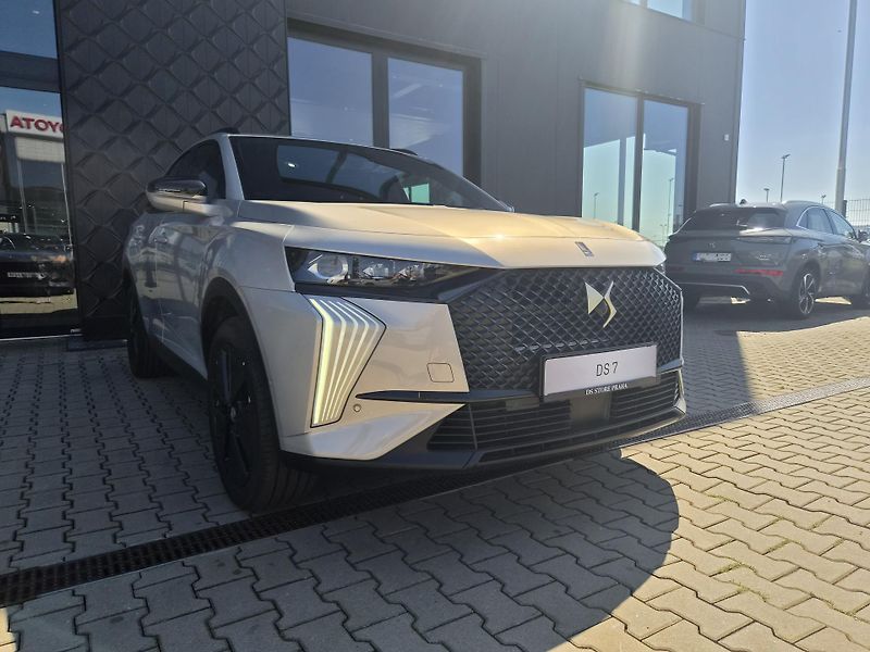 DS Automobiles DS7 (2026) PERFORMANCE LINE 1.5 BlueHDi - fotka 9 z 15
