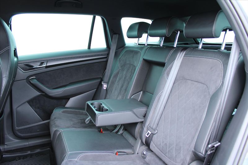 Škoda Kodiaq 2.0 TDI 140kW SPORTLINE 4x4 ČR - fotka 11 z 29