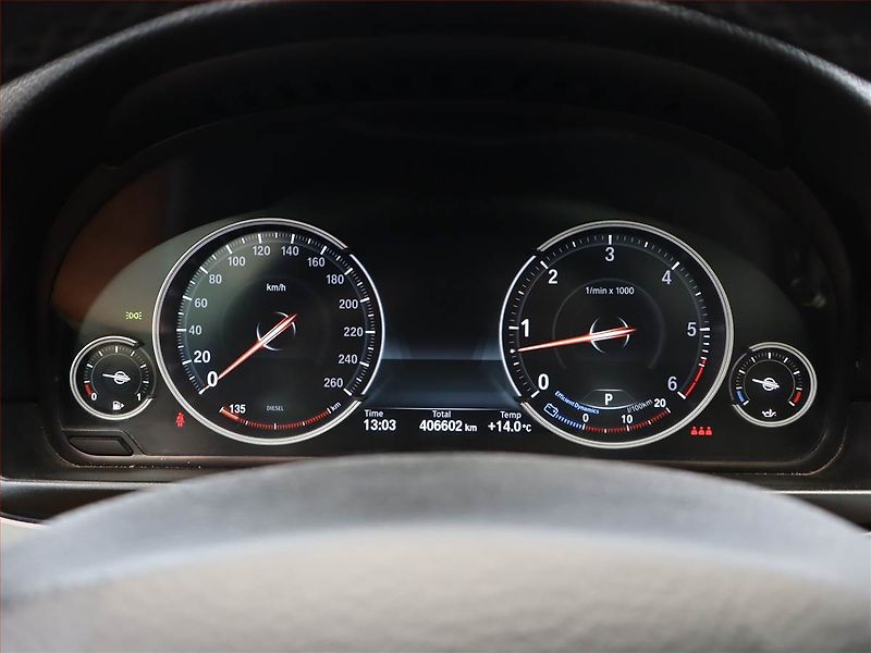 BMW Řada 5 (2012) 530d xDrive, 4X4, Automat - fotka 9 z 21