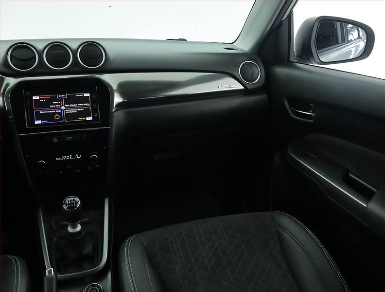 Suzuki Vitara (2022) Elegance 1.4 BoosterJet, 4X4 - fotka 8 z 15