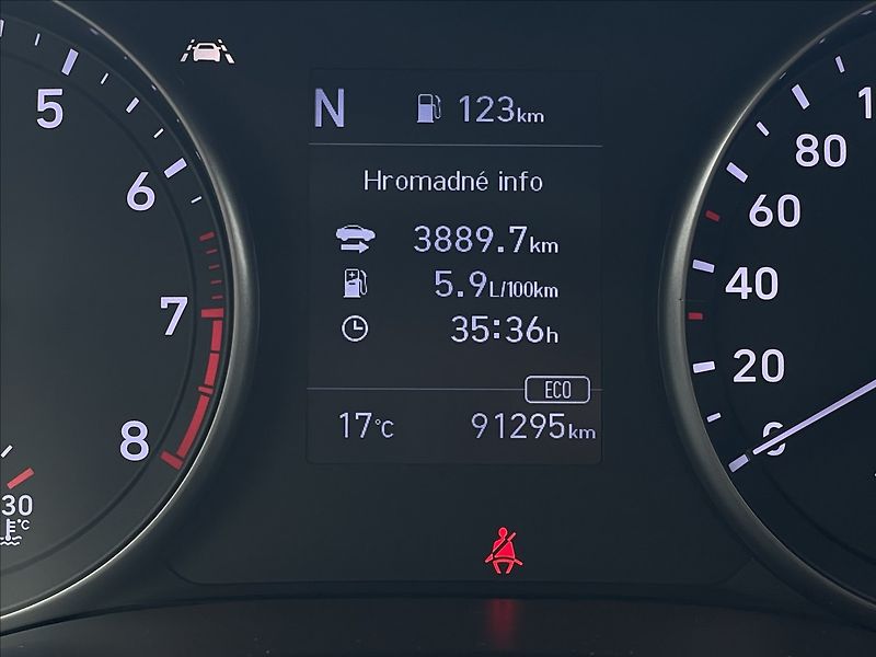 Hyundai i30 1,5 T-GDI Combi Smart - fotka 10 z 23