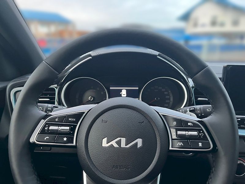 Kia XCeed (2025) - fotka 16 z 34