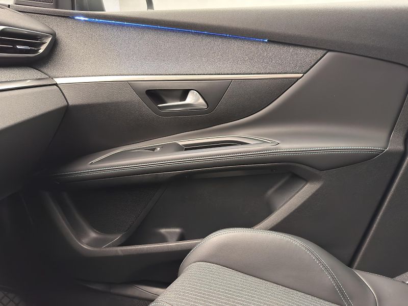 Peugeot 5008 1.5 BlueHDi Allure  CZ 1.maj - fotka 35 z 49