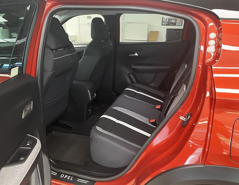 Opel Frontera 1.2 TURBO HYBRID, 1. MAJ., ČR - fotka 10 z 29