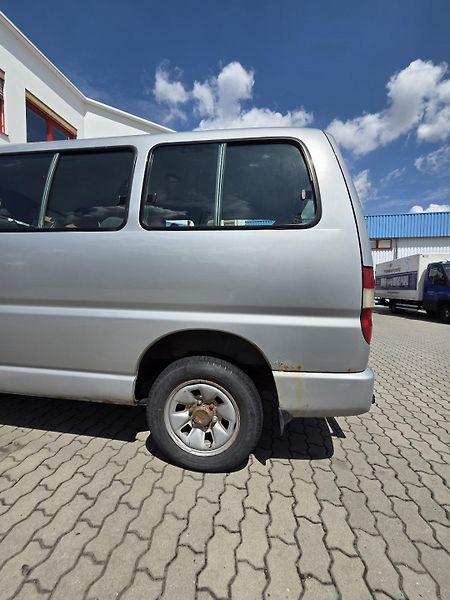 Toyota Hi-Ace (2009) - fotka 4 z 15