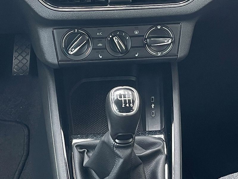 Škoda Kamiq (2021) Ambition 2021 1,0TSI 110k - fotka 14 z 25