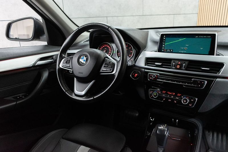 BMW X1 xDrive20d Sport Line*HEAD-UP* - fotka 8 z 42