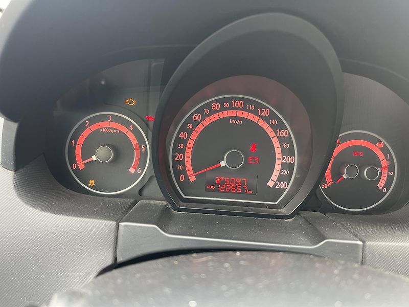 Kia Ceed (2010) 1,6 CRDi 85 Kw ČR!!! - fotka 13 z 16