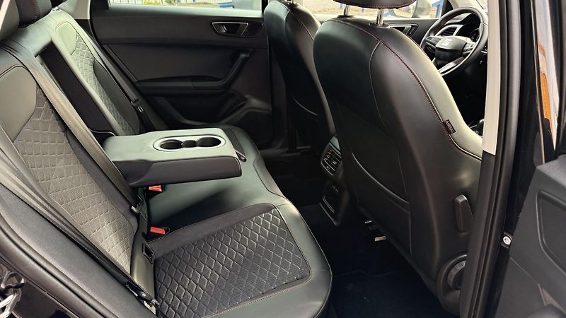 Seat Ateca (2025)  FR 2.0 TDI , AT,LED, ZÁRUKA - fotka 37 z 57