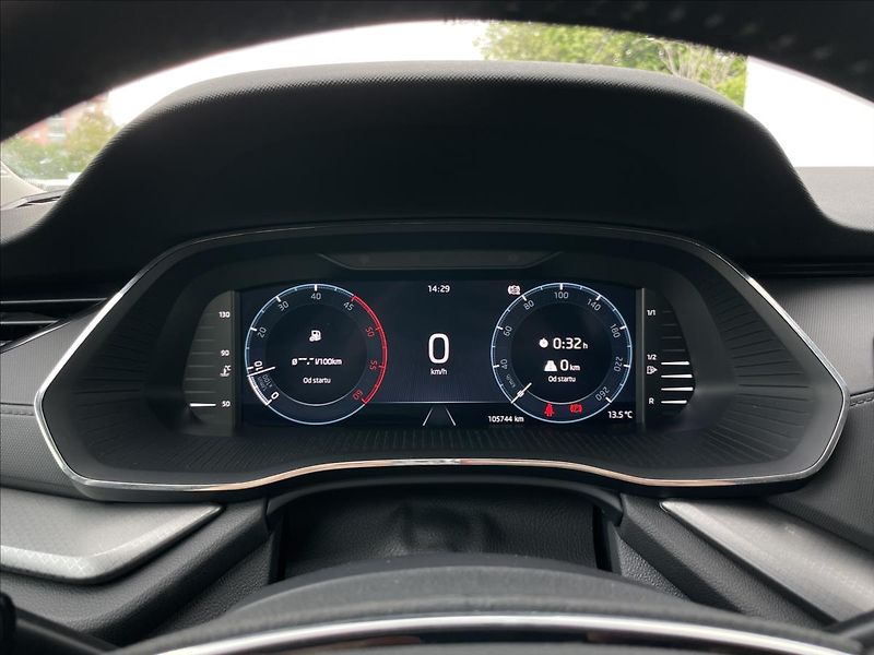 Škoda Octavia 2,0 TDI Combi Ambition Plus - fotka 9 z 22