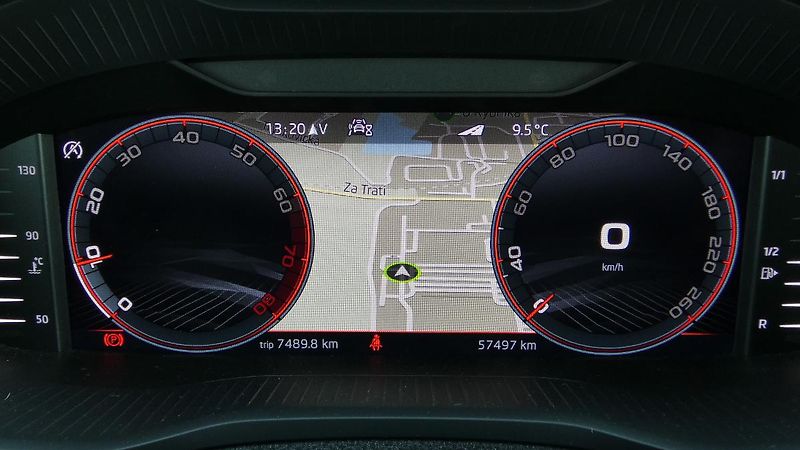 Škoda Karoq 1,5 TSI Sportline - fotka 14 z 23