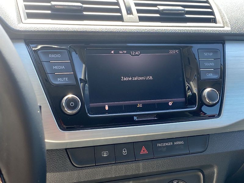 Škoda Fabia (2018) 1.0 TSI DSG Ambition - fotka 16 z 26