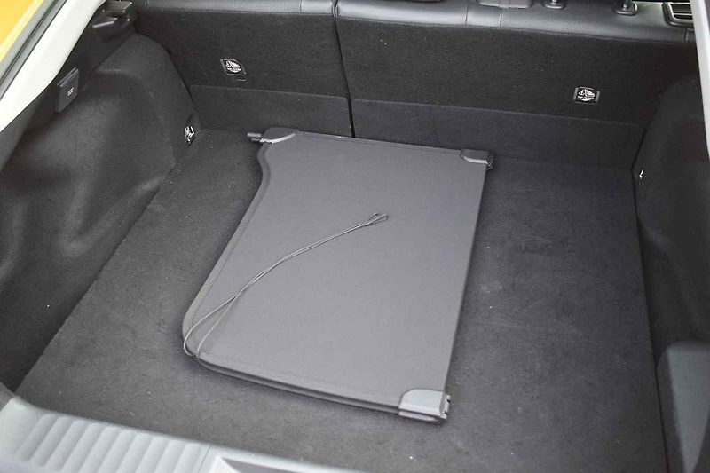 Se žlutým lakem vypadá nová Toyota Prius skoro jako sportovní auto