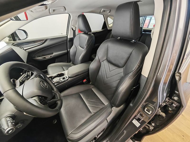 Lexus NX 350h 350h PRESTIGE PLUS TECH - fotka 17 z 45