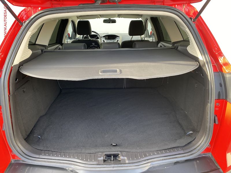 Ford Focus (2014) 1.6 TDCi, ČR, Trend, park - fotka 7 z 17