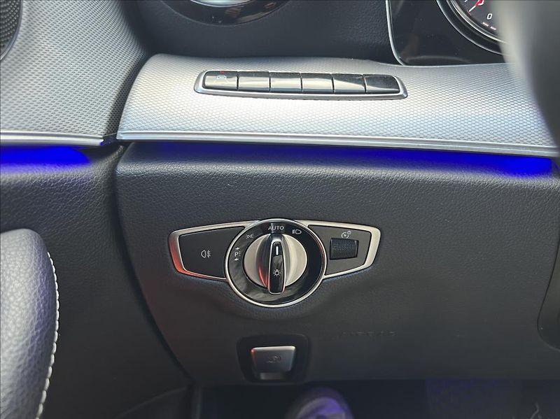 Mercedes-Benz Třídy E 2,0 E 220 d / 9G-TRONIC - fotka 25 z 48