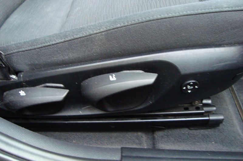 BMW Řada 1 (2007) 2.0 118i - fotka 49 z 56