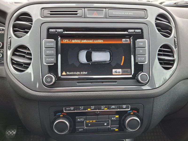 Volkswagen Tiguan (2014) 2,0TDi 81kW - fotka 23 z 34