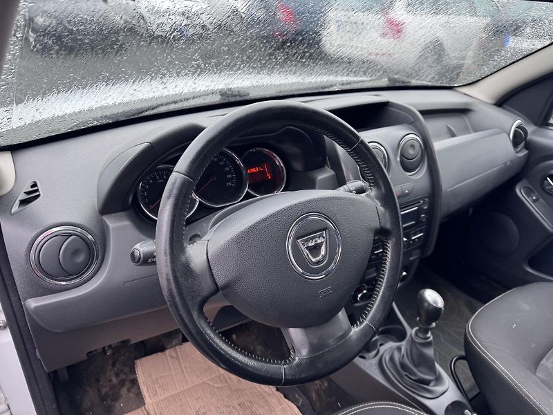 Dacia Duster 1.5 DCi, 80 kW, 128 tis km - fotka 9 z 16