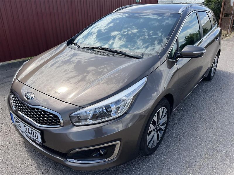 Kia Ceed 1,6 CRDi ČR KLIMA KAMERA NAVI - fotka 1 z 45