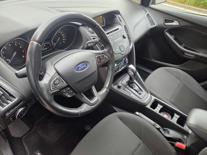Ford Focus (2018) 1.6  16V AUTOMAT - fotka 8 z 9