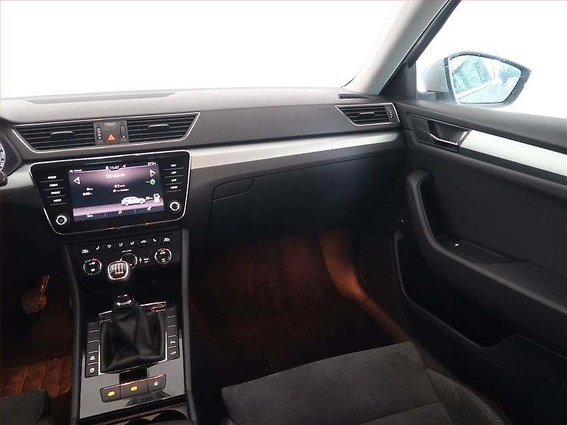 Škoda Superb (2017) 1.6 TDI, Kůže, Navi, Bi-Xenony - fotka 8 z 14