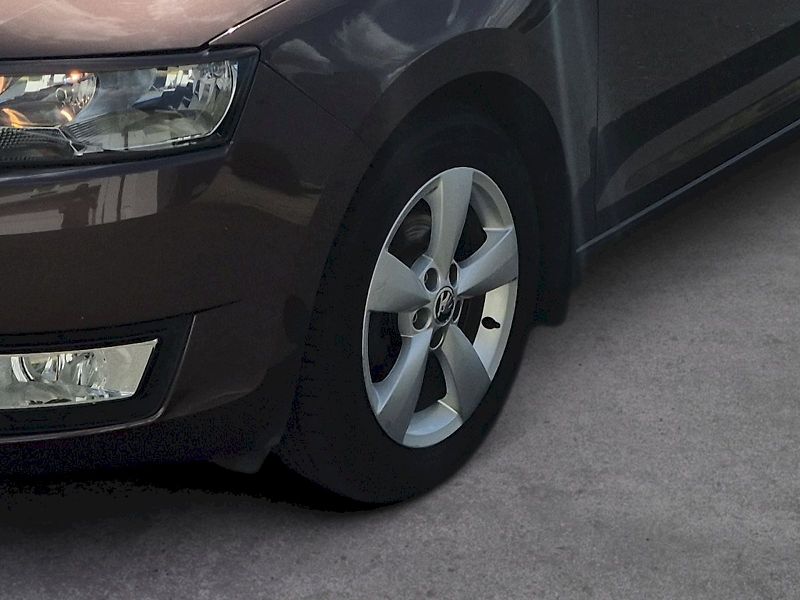 Škoda Rapid (2015) Ambition 1.2 TSI 63 kW 5°manuá - fotka 10 z 27