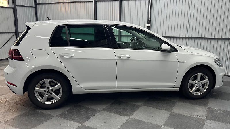 Volkswagen e-Golf (2018) 100KW - fotka 6 z 24