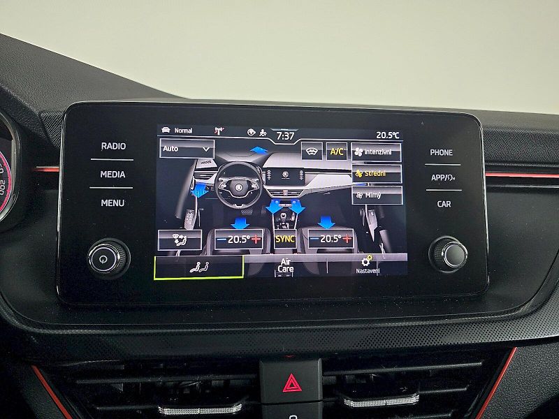Škoda Kamiq (2023) 1.5TSi DSG 110kW MONTE CARLO - fotka 27 z 35