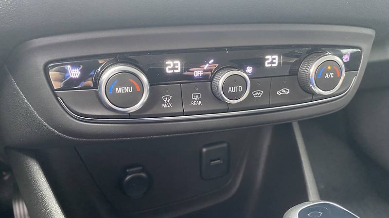 Opel Crossland Elegance F 12 XHT 96kW/130HP A - fotka 16 z 25
