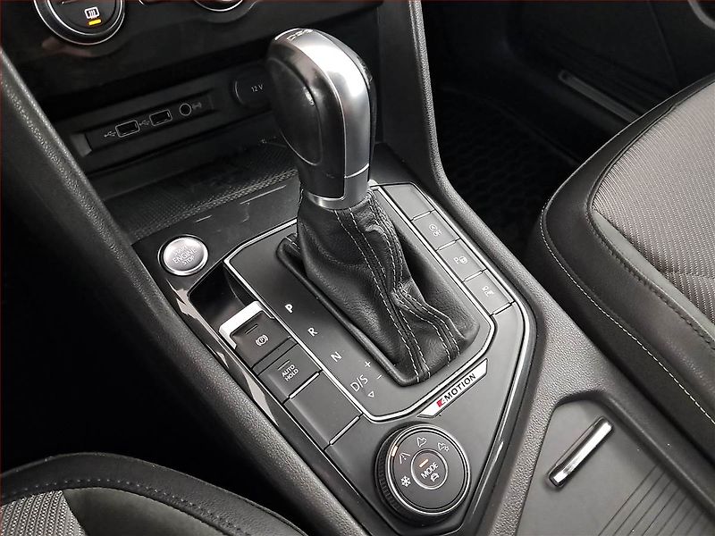 Volkswagen Tiguan Allspace (2019) R-Line 2.0 BiTDI - fotka 16 z 18