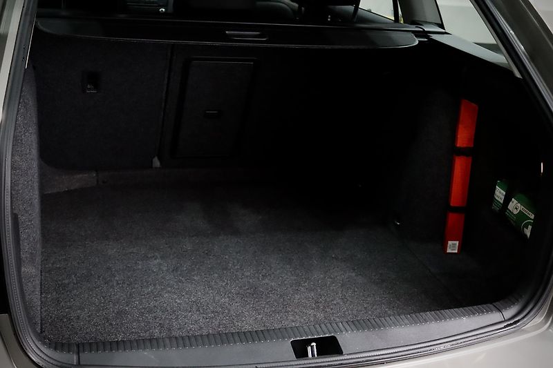 Škoda Octavia 3 Combi 1.2 TSI 77 kW - fotka 25 z 26
