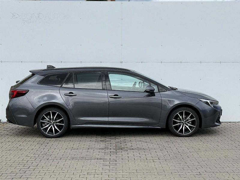 Toyota Corolla 1.8 HSD e-CVT GR Sport - fotka 8 z 28