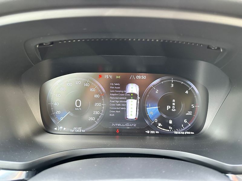 Volvo V60 CC/B4/AWD/Momen/TažZ/H&K/Ihned - fotka 14 z 24
