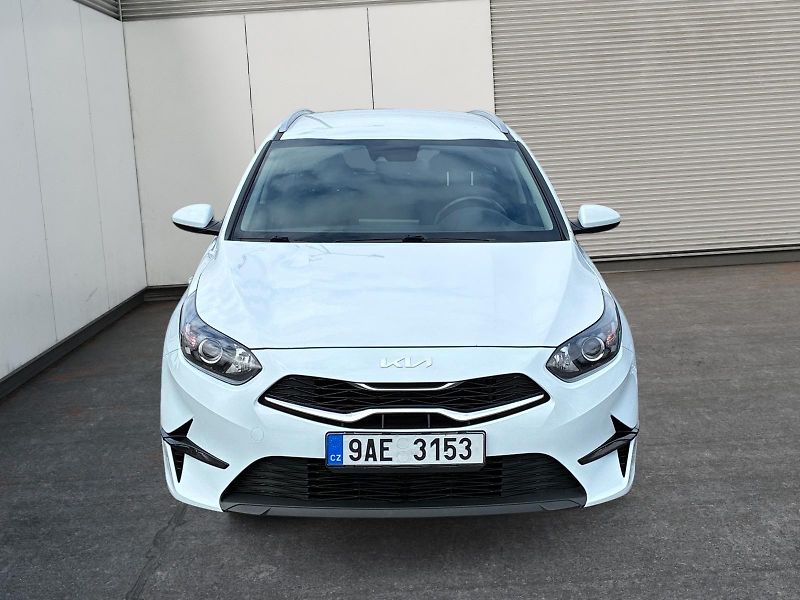 Kia Ceed (2022) FRESH 1.5T-GDI 118kW DPH CZ - fotka 2 z 11