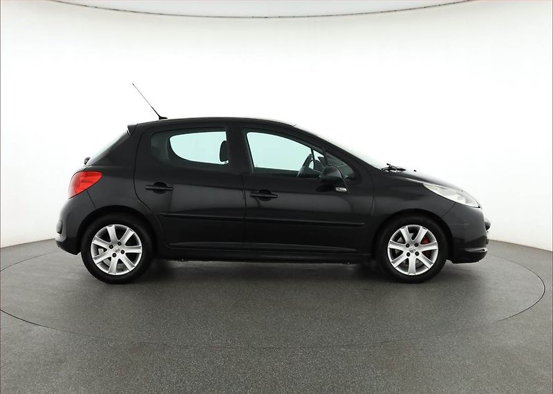Peugeot 207 (2008) 1.6 HDi, po STK, dobrý stav - fotka 6 z 12