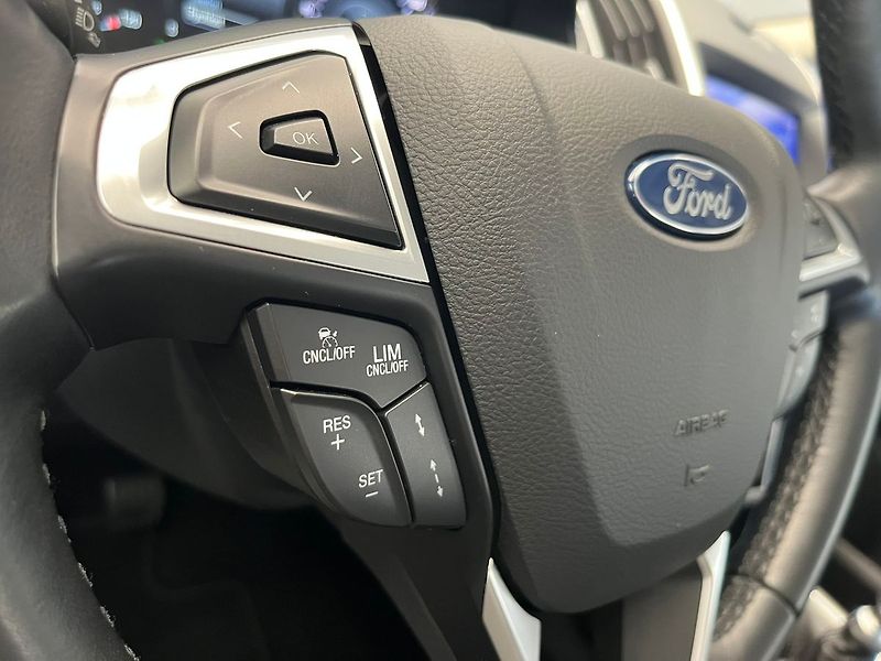 Ford S-MAX 2.0 EB Titanium LED manuál - fotka 14 z 58