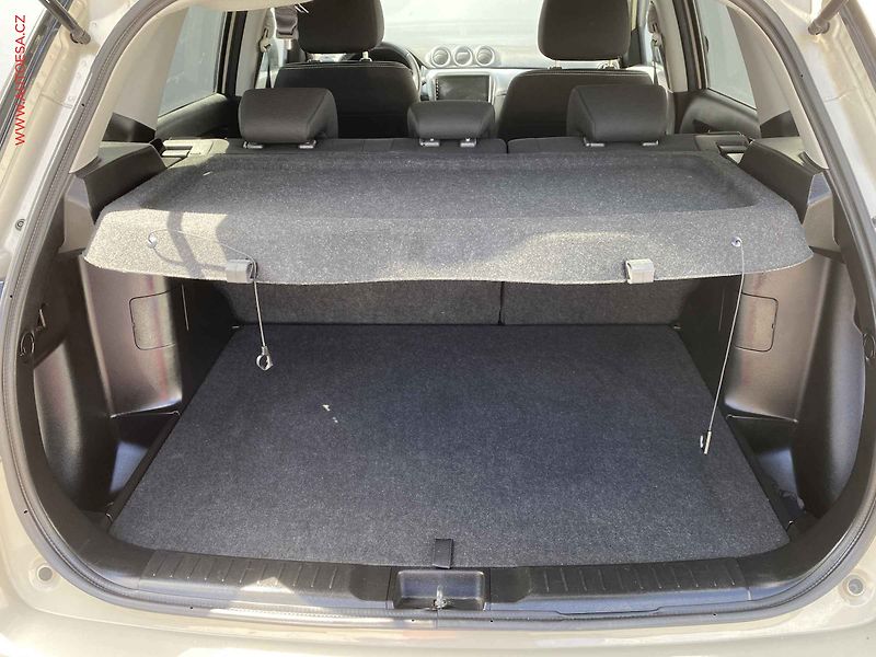 Suzuki Vitara (2017) 1.6 VVT, Comfort, AT, +kola - fotka 7 z 18
