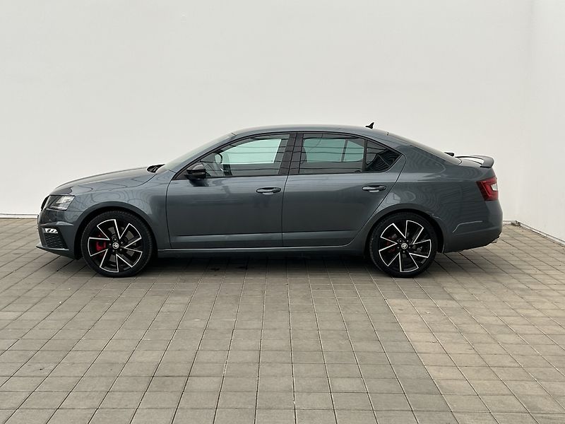 Škoda Octavia 2.0 TSI RS - fotka 2 z 35
