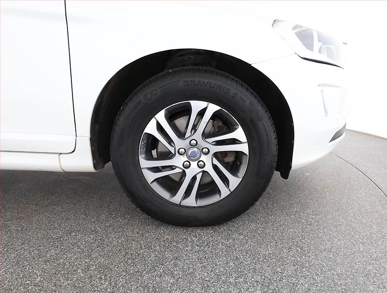 Volvo XC60 (2015) D3, Serv.kniha, Kůže, Navi - fotka 18 z 18