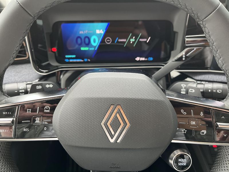 Renault R4 E-Tech techno comfort range - fotka 26 z 34