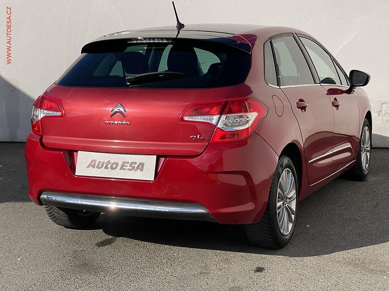 Citroën C4 (2012) 1.6VTi, ČR, Exclusive - fotka 4 z 17