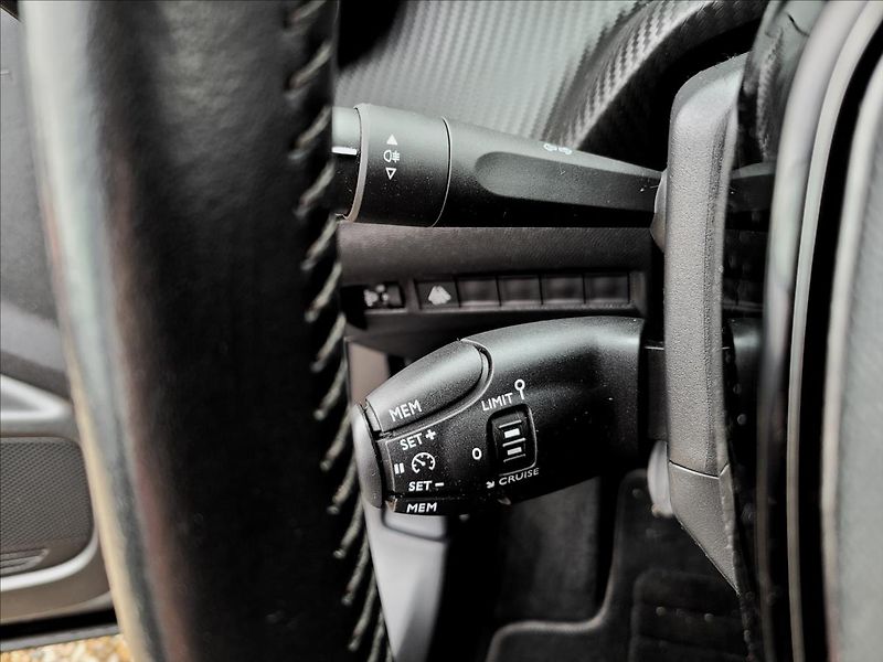 Peugeot 2008 1,5 HDI,navi,digiklima,alu, - fotka 23 z 50