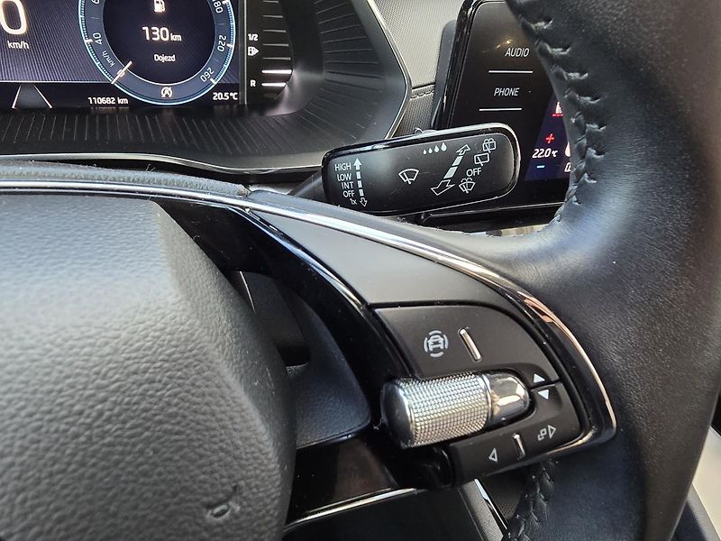 Škoda Octavia 85kW 1.Maj. ČR LED NAVI - fotka 28 z 44