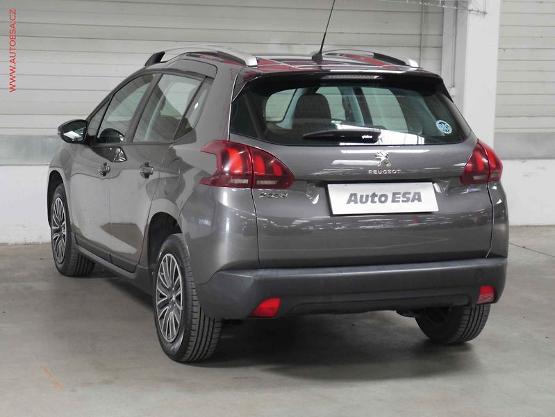 Peugeot 2008 (2017) 1.2 PT, 2.maj,ČR, servis - fotka 4 z 17
