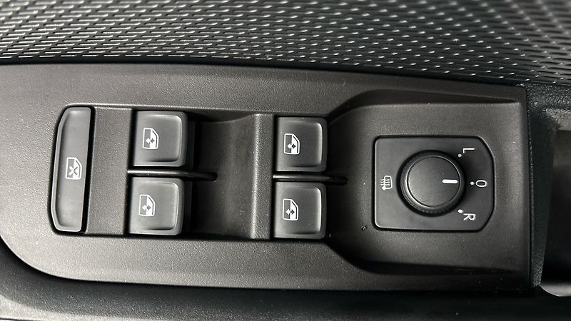 Škoda Octavia 1.0 TSI Ambition Combi - fotka 21 z 24