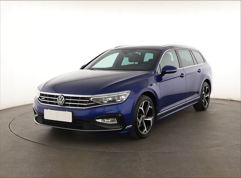 Volkswagen Passat (2022) 2.0 TDI - fotka 2 z 27