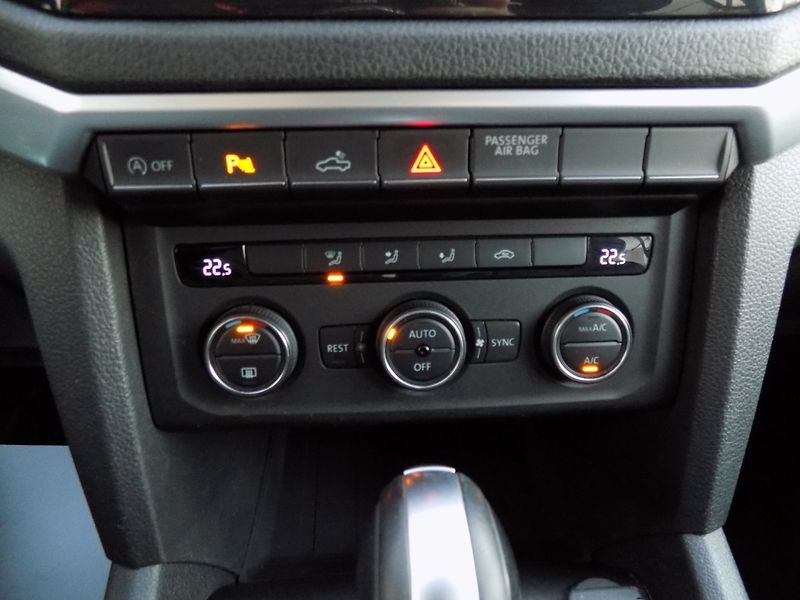 Volkswagen Amarok (2019) 3.0TDI/4-M/AT/Full-Led/NAVI/ - fotka 33 z 38