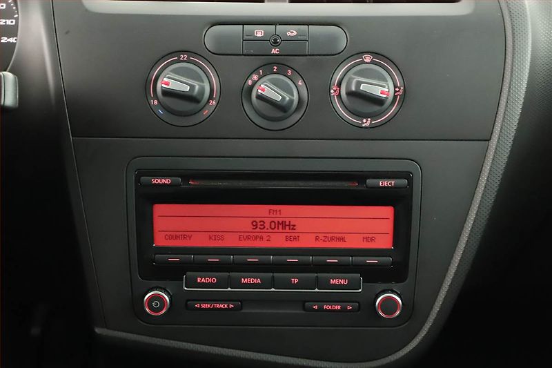 Seat Leon (2011) 1.2 TSI, nová STK, Tažné - fotka 11 z 13